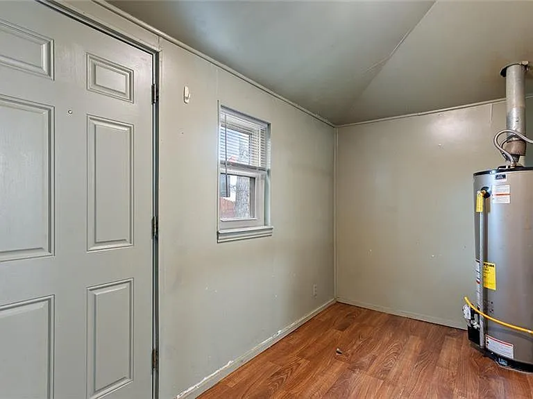 309 N 3rd St — Photo 6