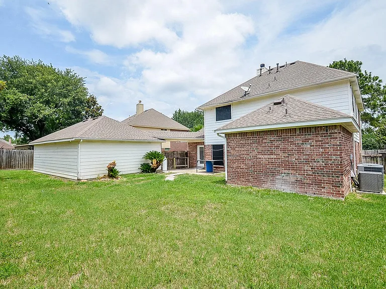 9211 Abbey Chase Ln — Photo 30