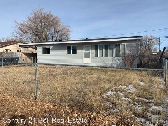221 Desmet Dr Cheyenne Wy 82007 Zillow