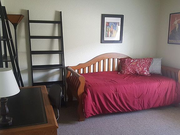 3rd image of 2462 Redstone Ave