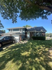 261 Holiday Dr, Lansing, KS, 66043