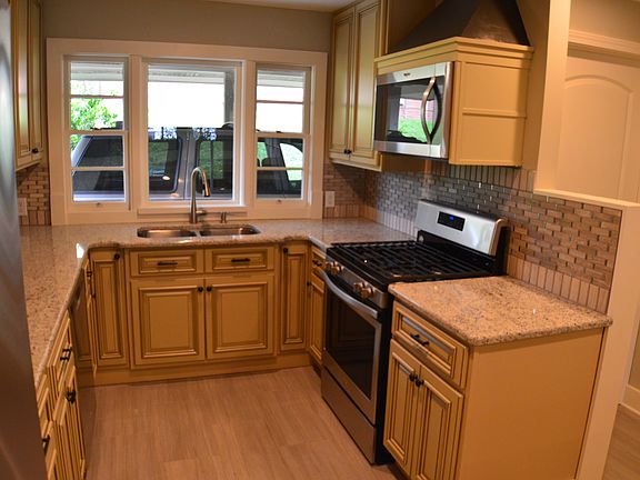 5th image of 1719 East Ave