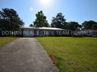 206 Fairview Dr, Enterprise, AL 36330