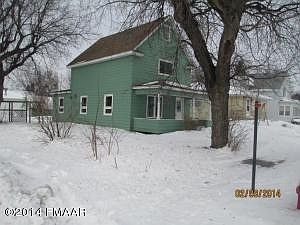 2nd image of 102 4th St NE