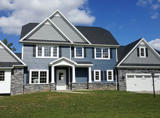 1 Waybridge Ct, Penfield, NY 14526