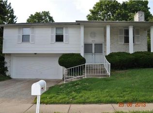 2833 Windford Dr, Saint Louis, MO 63129
