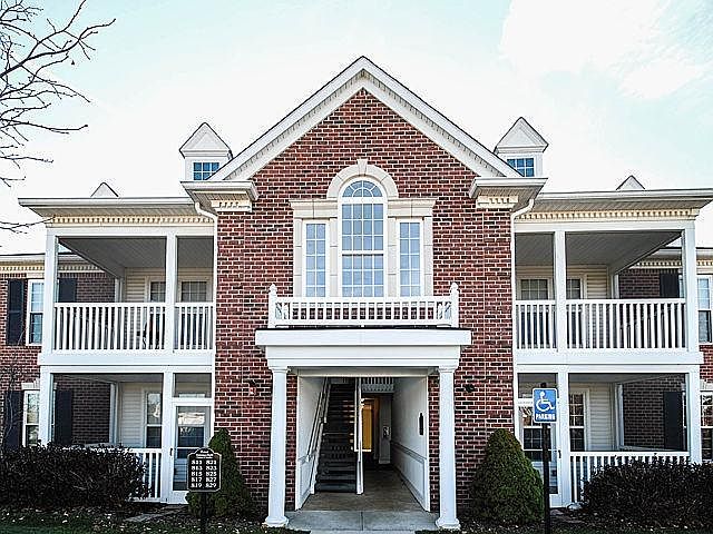 1st image of 813 E Summerfield Glen Cir #10
