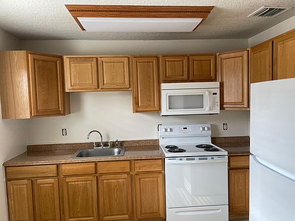 2nd image of 4673 Vilma Ln