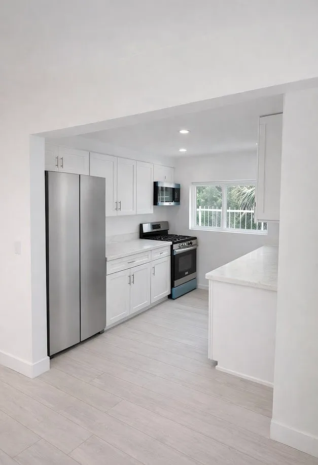 324 South Kenmore Avenue — Photo 1