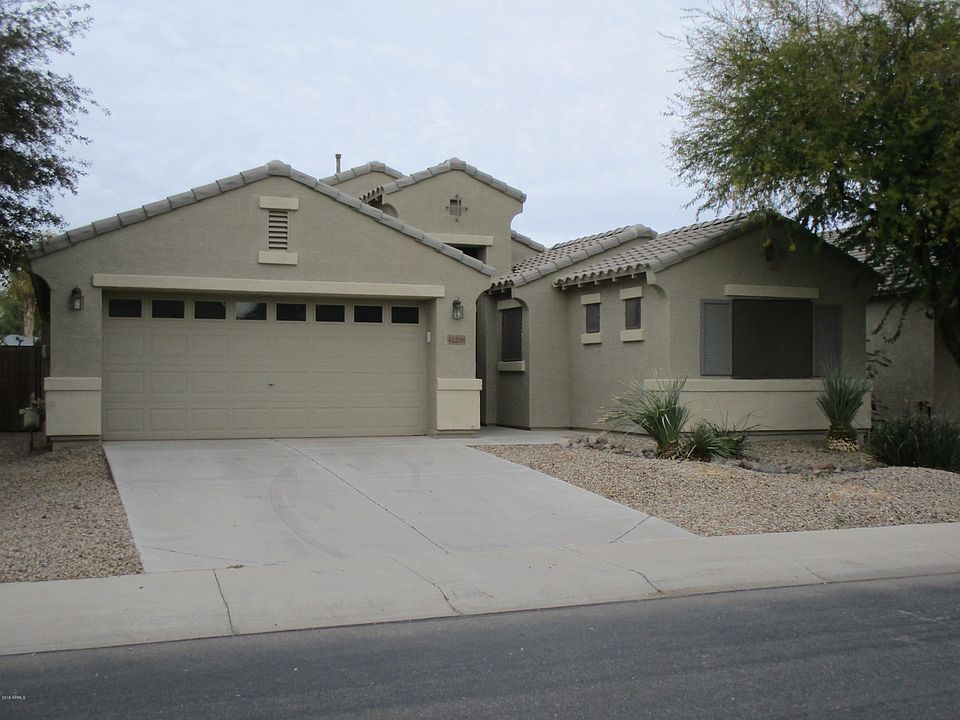 41206 W Sanders Way Front Facade