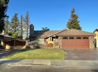5706 Winter Grove Dr, Bakersfield, CA 93313