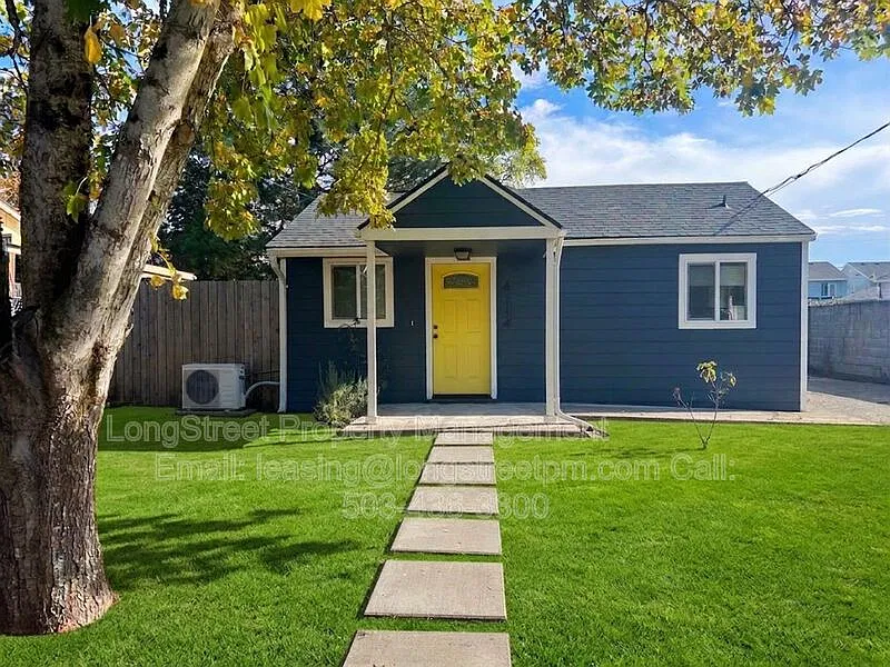 2 bed, 1.0 bath, 676 sqft, $2,195 — Photo 1