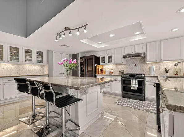 3311 Larkwood Ln, Sugar Land, TX 77479