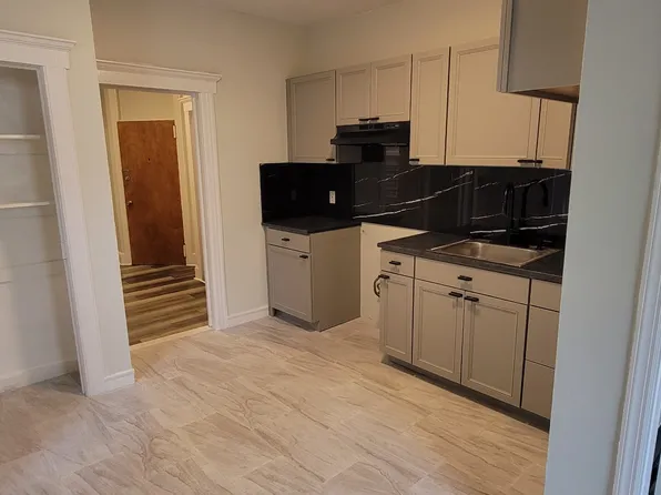 84 Fulton Avenue image 7 of 10