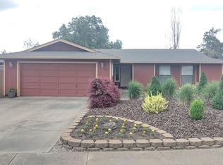 301 Glenn Way, Central Pt, OR 97502