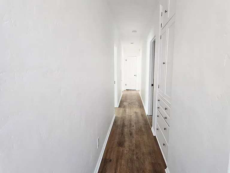233 1/2 Pomona Ave #1/2 — Photo 7