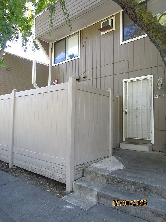 2 bed, 1.5 bath, 968 sqft, $2,050 — Photo 1
