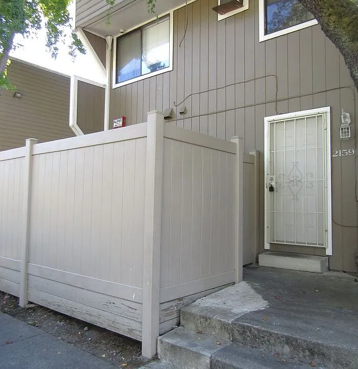 2159 W Steele Ln