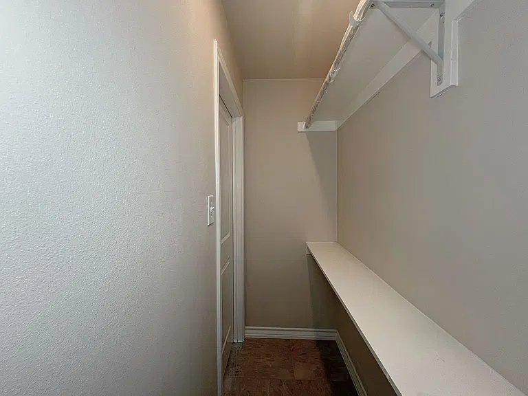 2904 E Lyon St — Photo 27