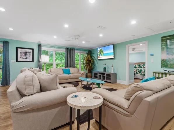 545 Augusta Dr #11705, Miramar Beach, FL 32550