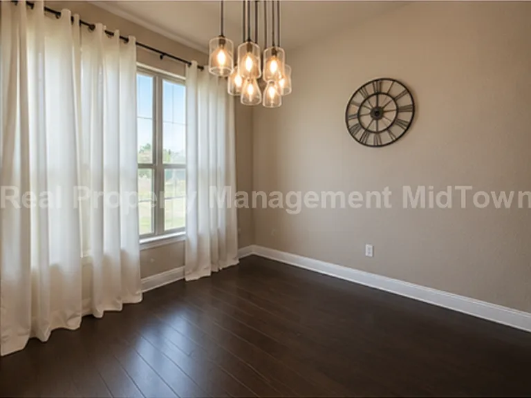 2711 Sky Ridge Rd — Photo 3
