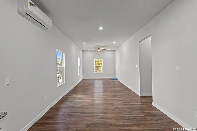 117 Magendie St — Photo 6
