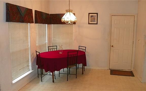 5th image of 1814 Lombard St