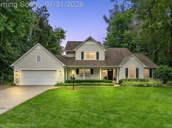 6057 Campfire Cir, Clarkston, MI 48346