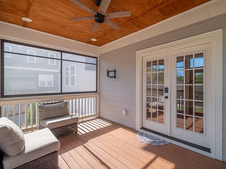 1005 State St — Photo 40