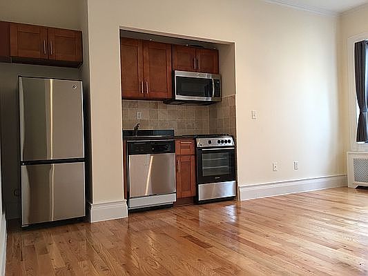 1st image of 145 E 17th St #S