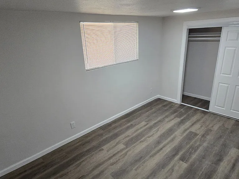 Clems Road Apartments — Photo 34