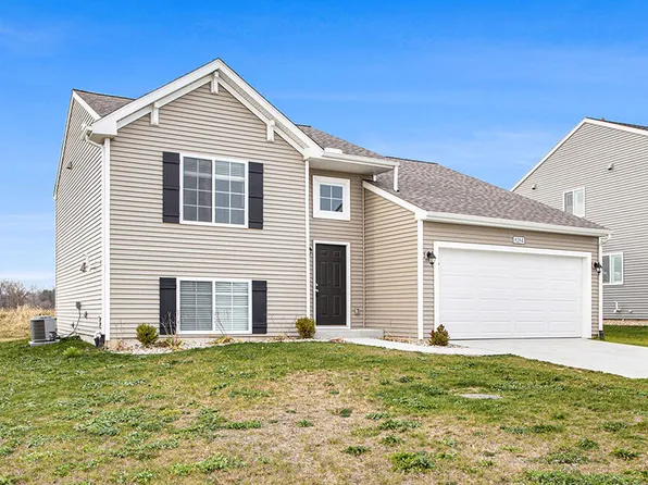 468 Willow Creek Dr, Benton Harbor, MI 49022