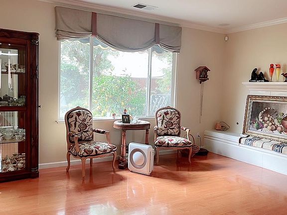 2nd image of 5855 Pala Mesa Dr