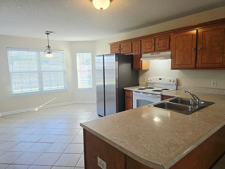 111 Quarterhorse Dr — Photo 3