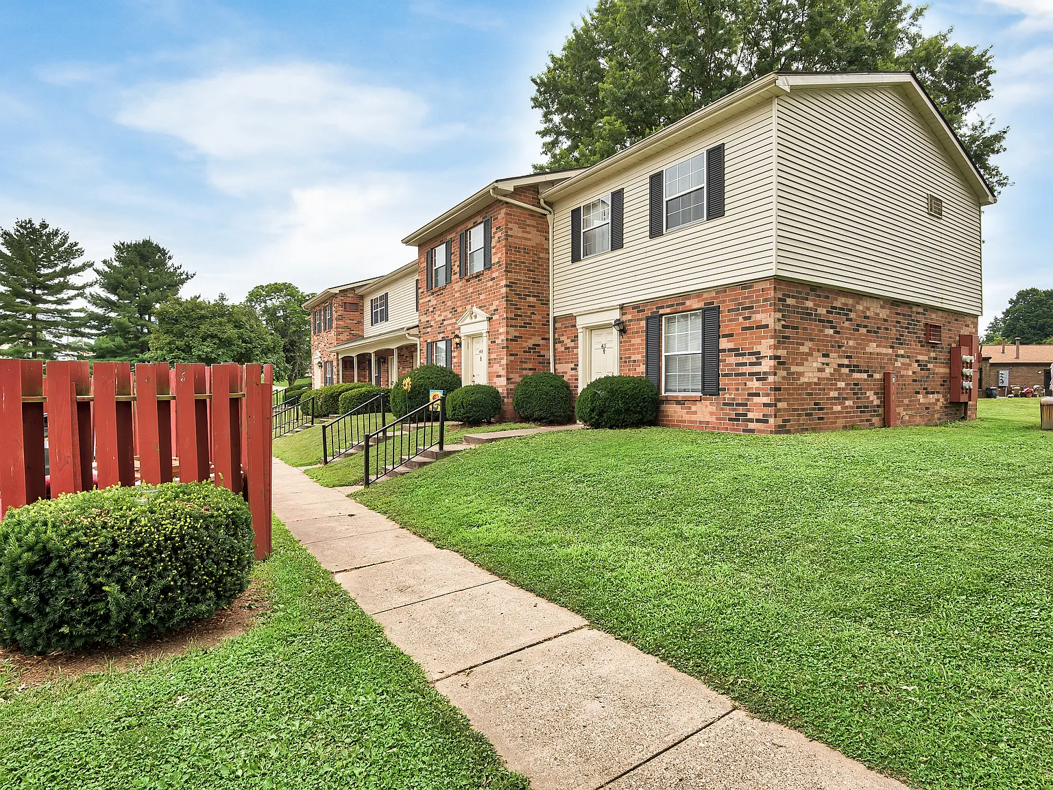 Pleasant Valley Apartments — Photo 2