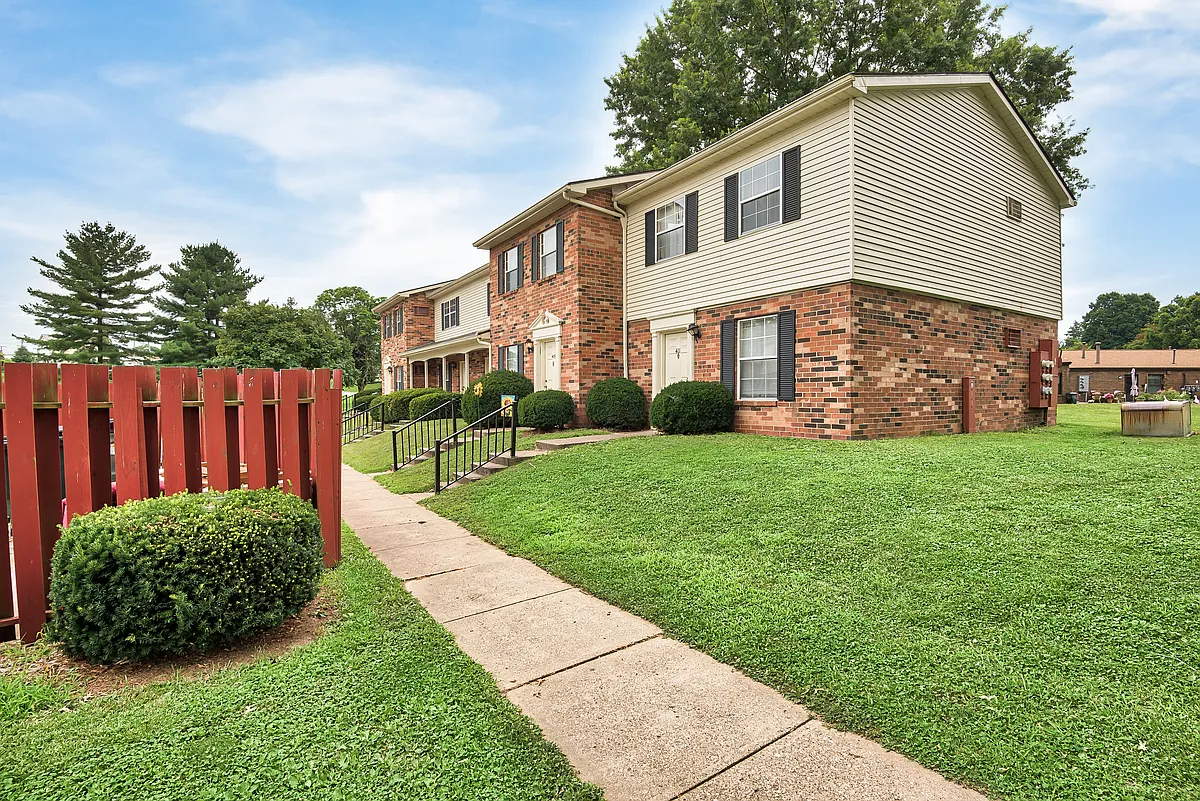 Building Photo - Pleasant Valley Apartments