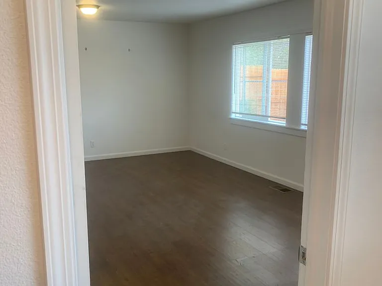 902 Munley Dr — Photo 13