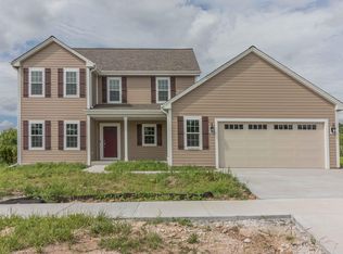 N66W23662 Hillview Dr, Sussex, WI 53089