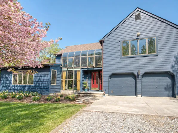 8 E Curran Dr, Absecon, NJ 08201