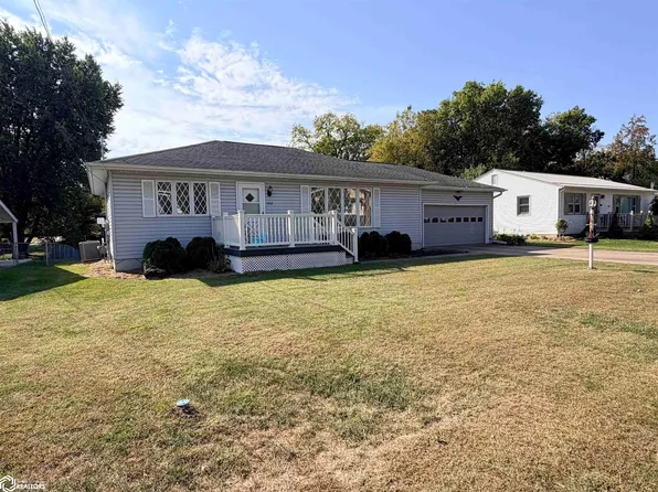 102 E Madison Ave, Fairfield, IA 52556