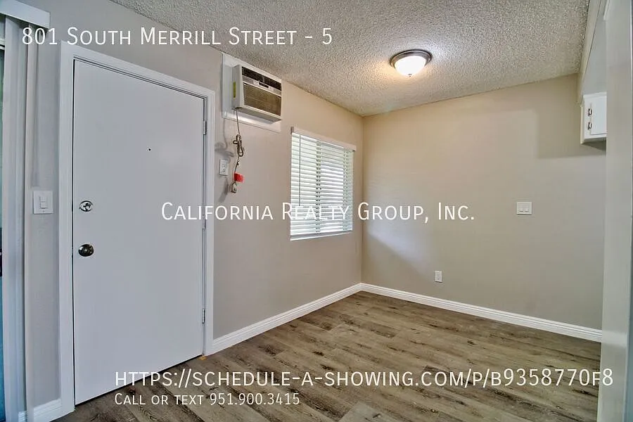 Building Photo - 801 S Merrill St #5