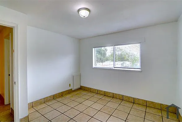 613 Jackson Ave — Photo 7