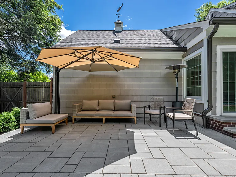 496 Lincoln Ave — Photo 36