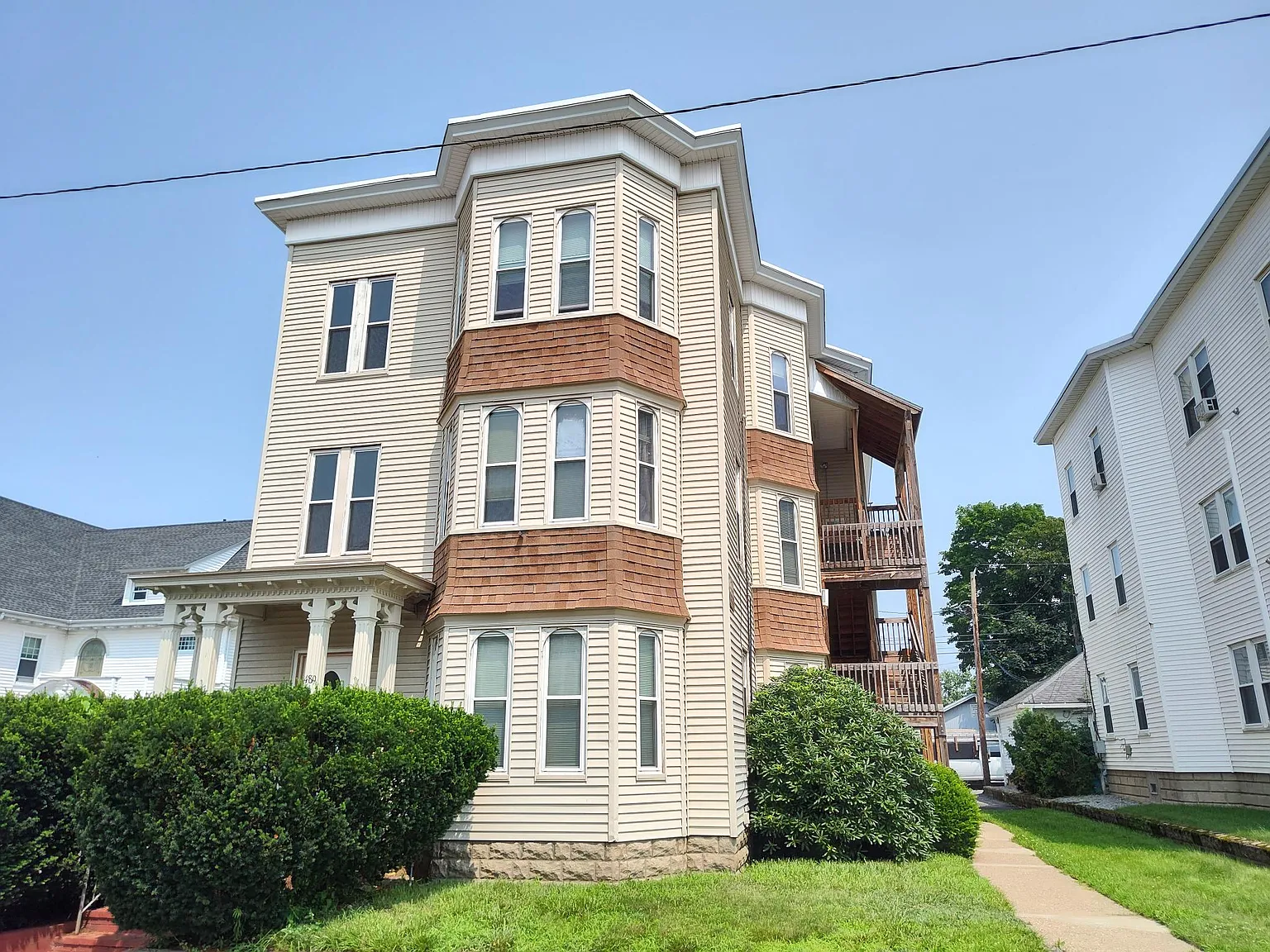 1 bed, 900 sqft, $1,700 — Photo 1