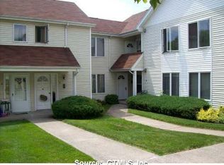 8 Millbrook Ct UNIT 8, Newington, CT 06111