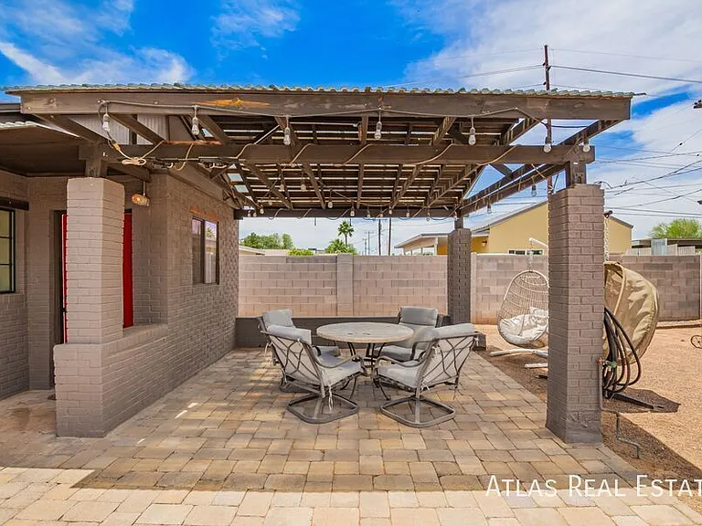 224 W Montecito Ave — Photo 35