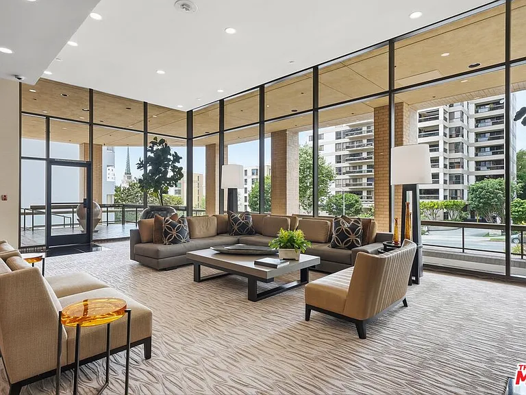 10430 Wilshire Blvd #1701 — Photo 4