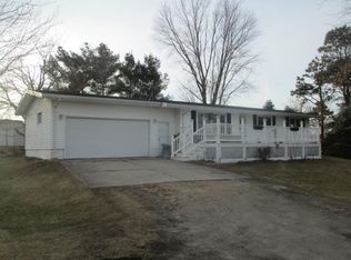 1389 Union Ave, Bennett, IA 52721