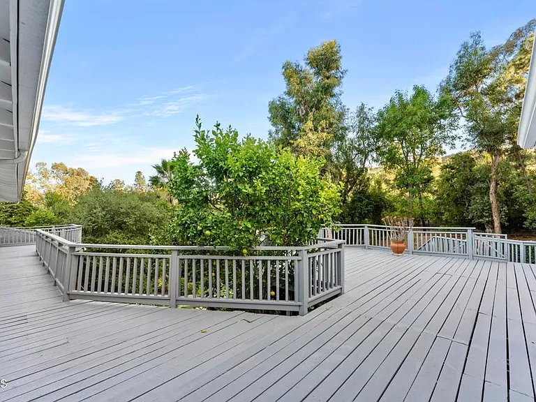 1650 Knollwood Dr — Photo 34