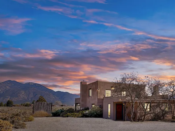 1525 White Water Rd, El Prado, NM 87529